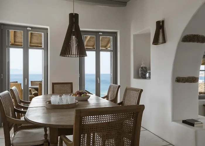 빌라 Seafront 9bdr Serenity In Mykonos